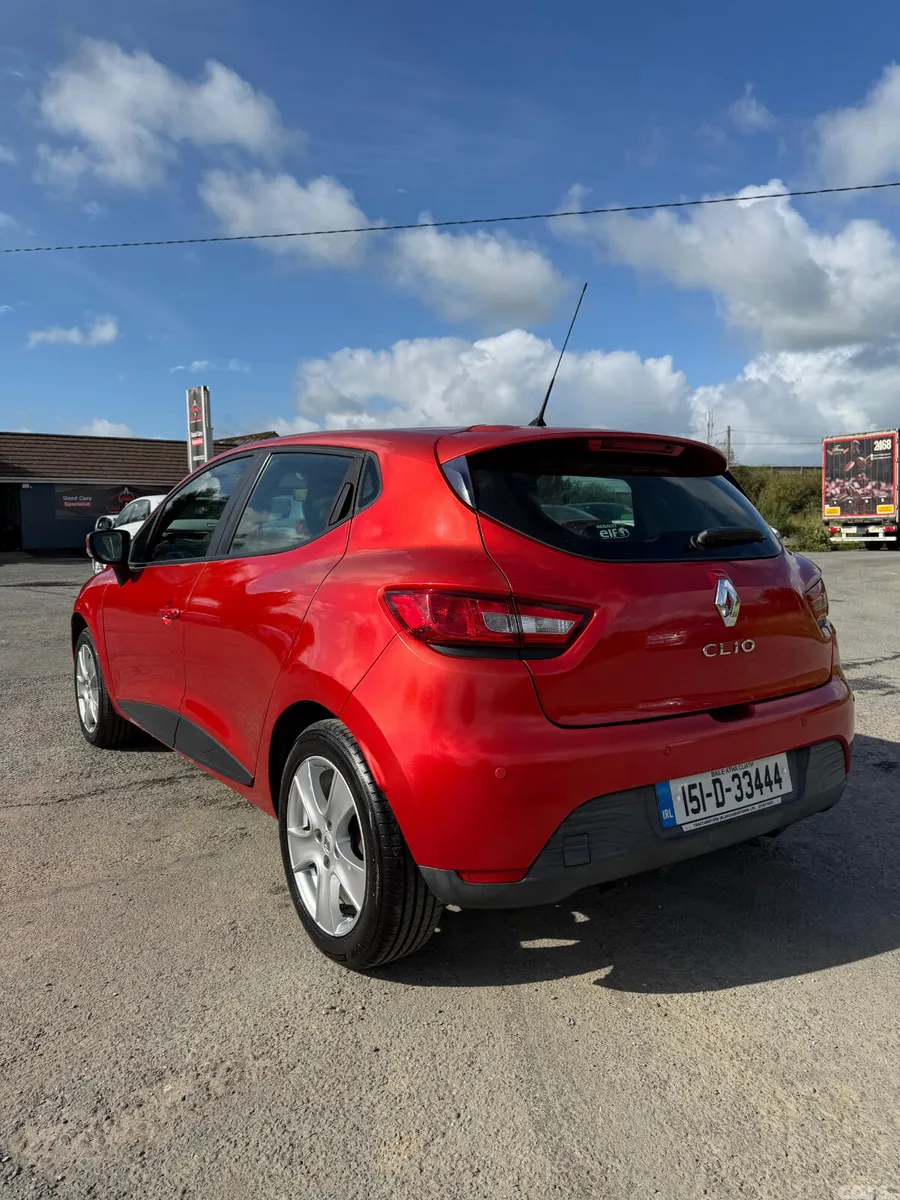 Renault Clio Hatchback, Petrol, 2015, Red