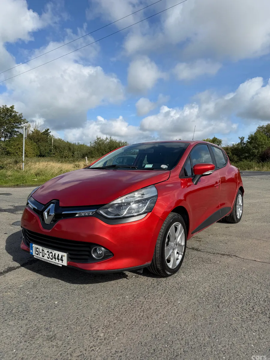 Renault Clio Hatchback, Petrol, 2015, Red