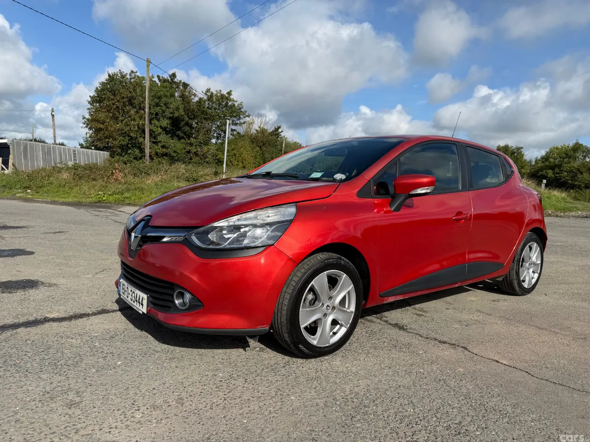 Renault Clio Hatchback, Petrol, 2015, Red