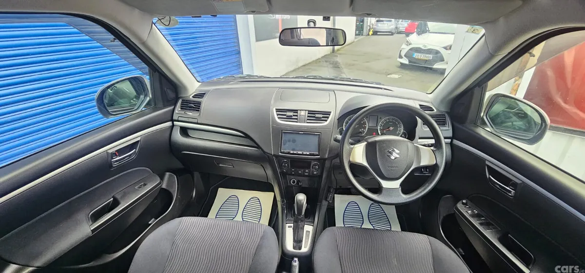 Suzuki Swift Hatchback, Petrol, 2016, Silver