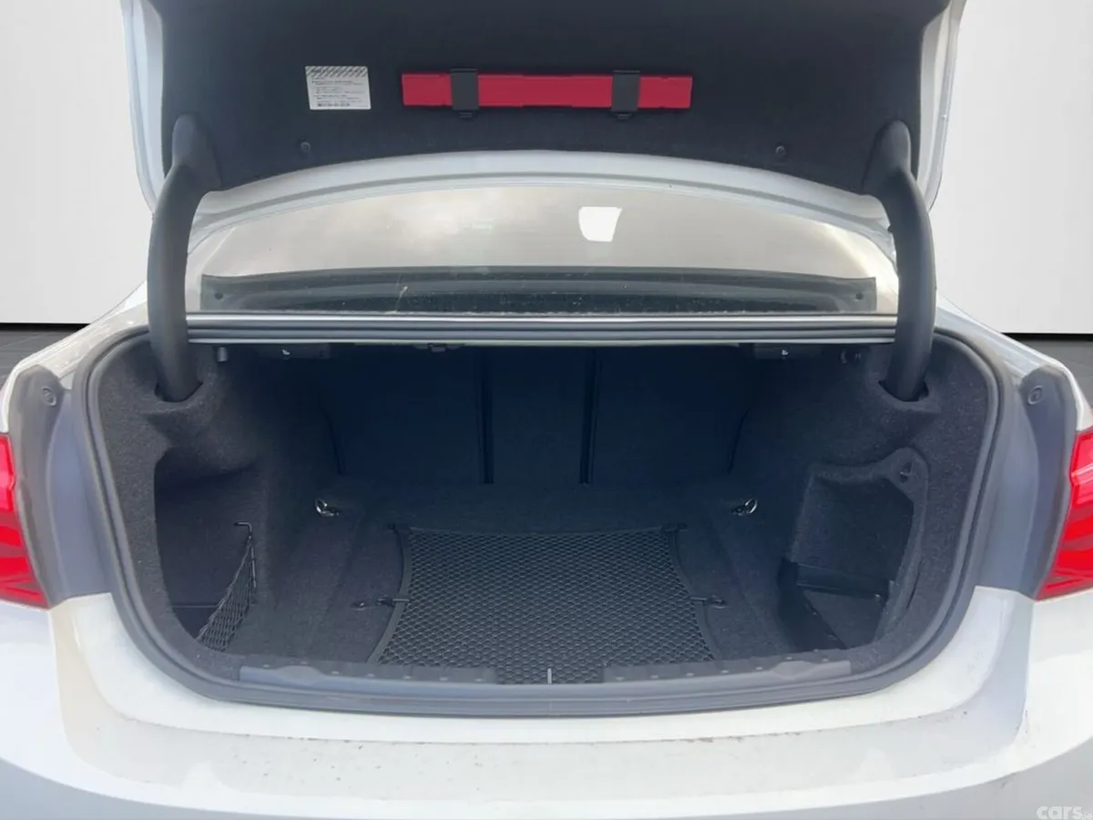 BMW 3-Series Saloon, Petrol, 2017, White