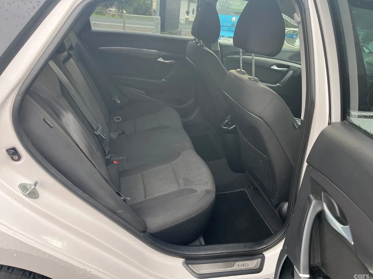 Hyundai i40 Saloon, Diesel, 2016, White