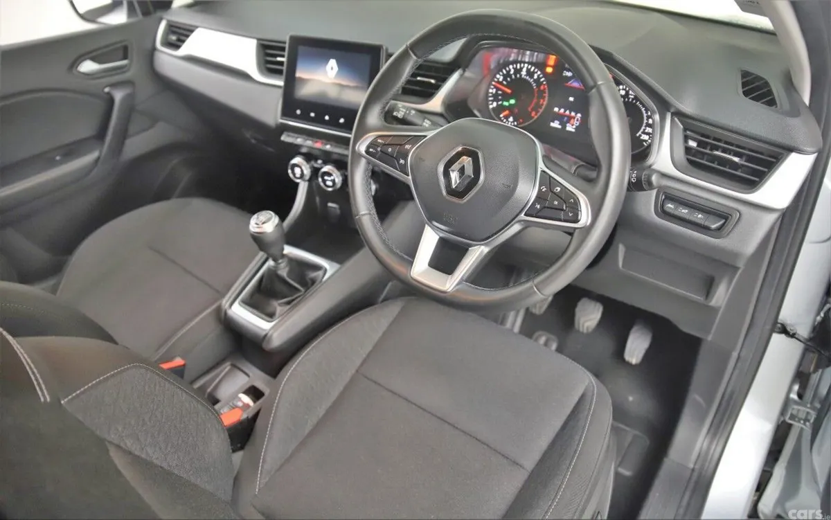Renault Captur SUV, Petrol, 2024, Silver