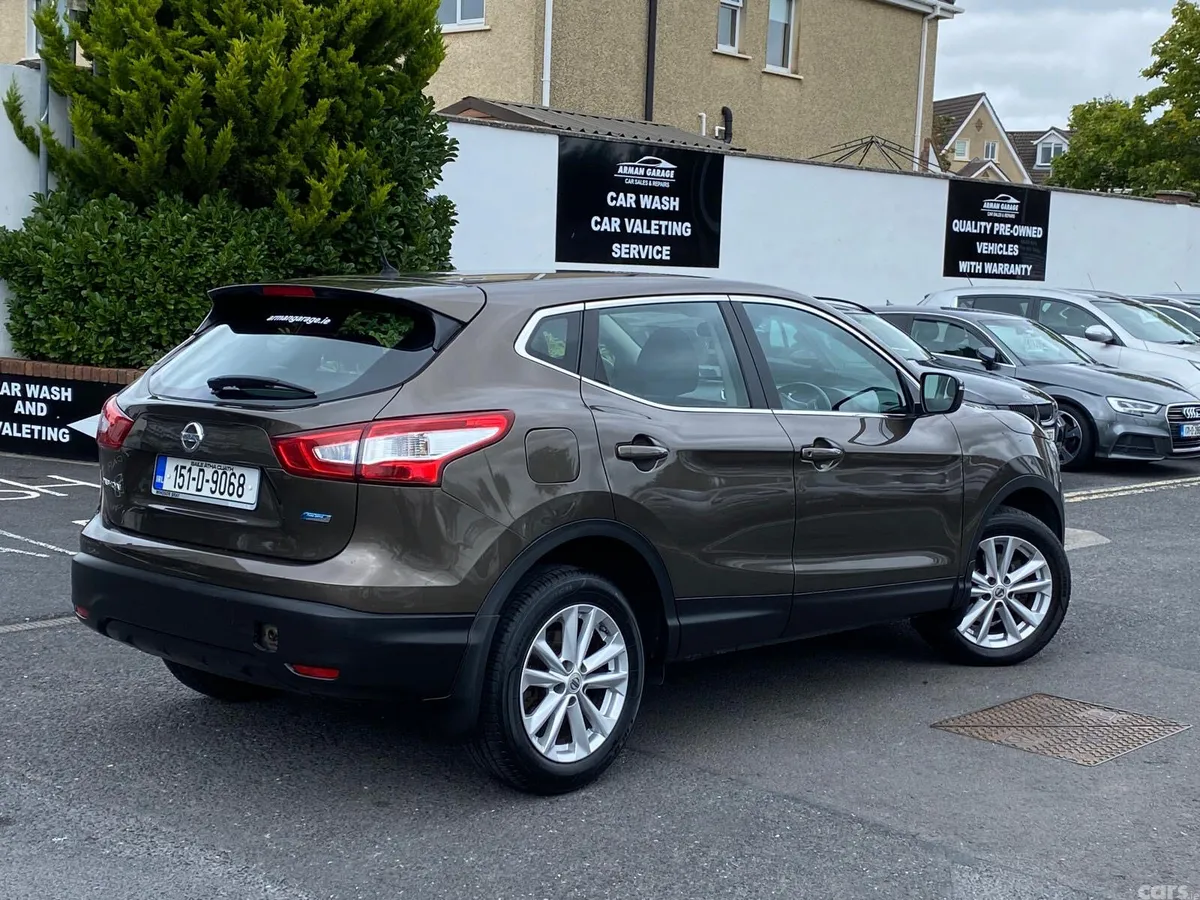 Nissan Qashqai Hatchback, Diesel, 2015, Brown