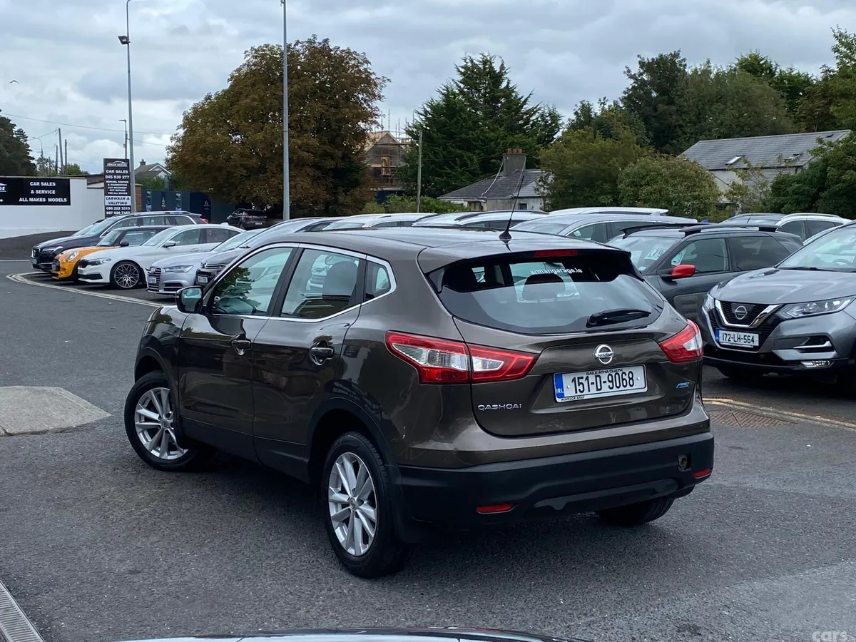 Nissan Qashqai Hatchback, Diesel, 2015, Brown