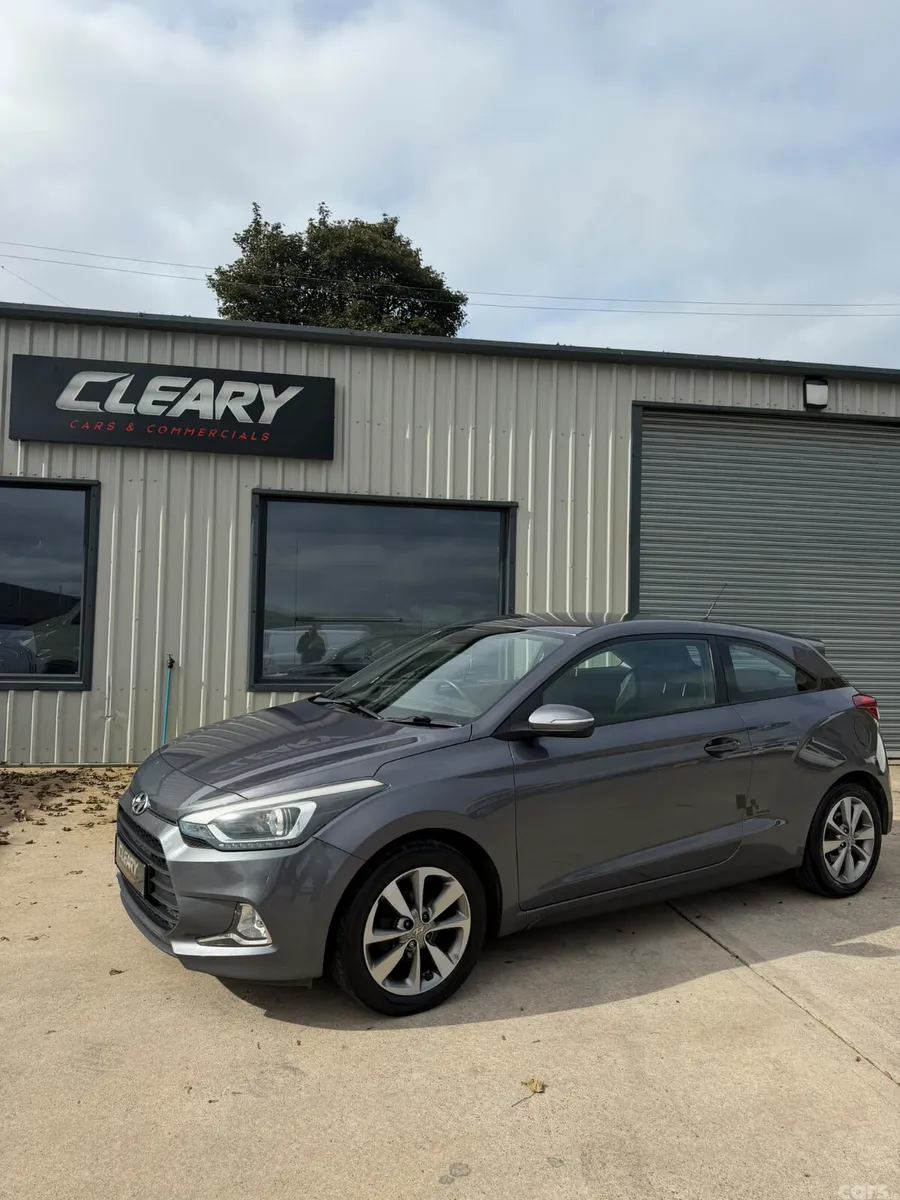 Hyundai i20 Hatchback, Petrol, 2015, Grey