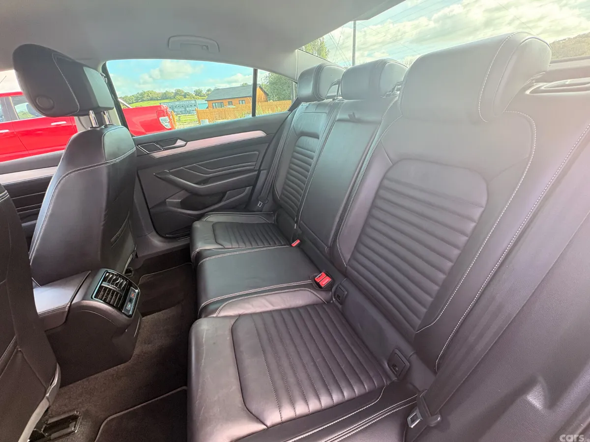 Volkswagen Passat Saloon, Diesel, 2020, Black