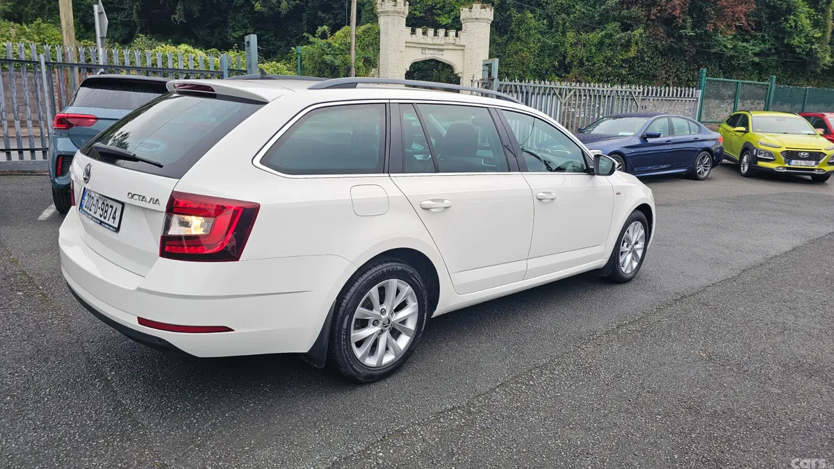 Skoda Octavia Estate, Petrol, 2020, White