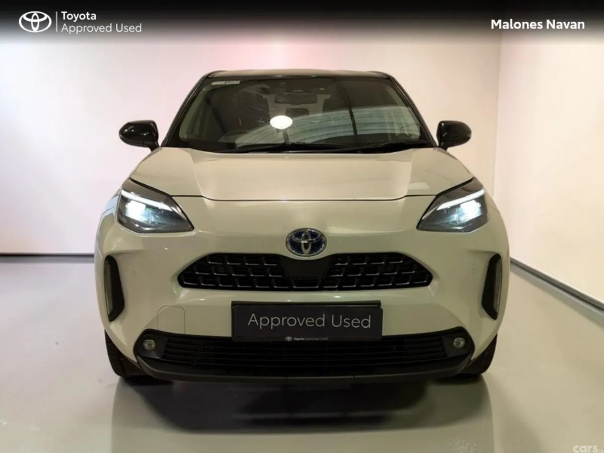 Toyota Yaris Cross Hatchback, Petrol Hybrid, 2024, White