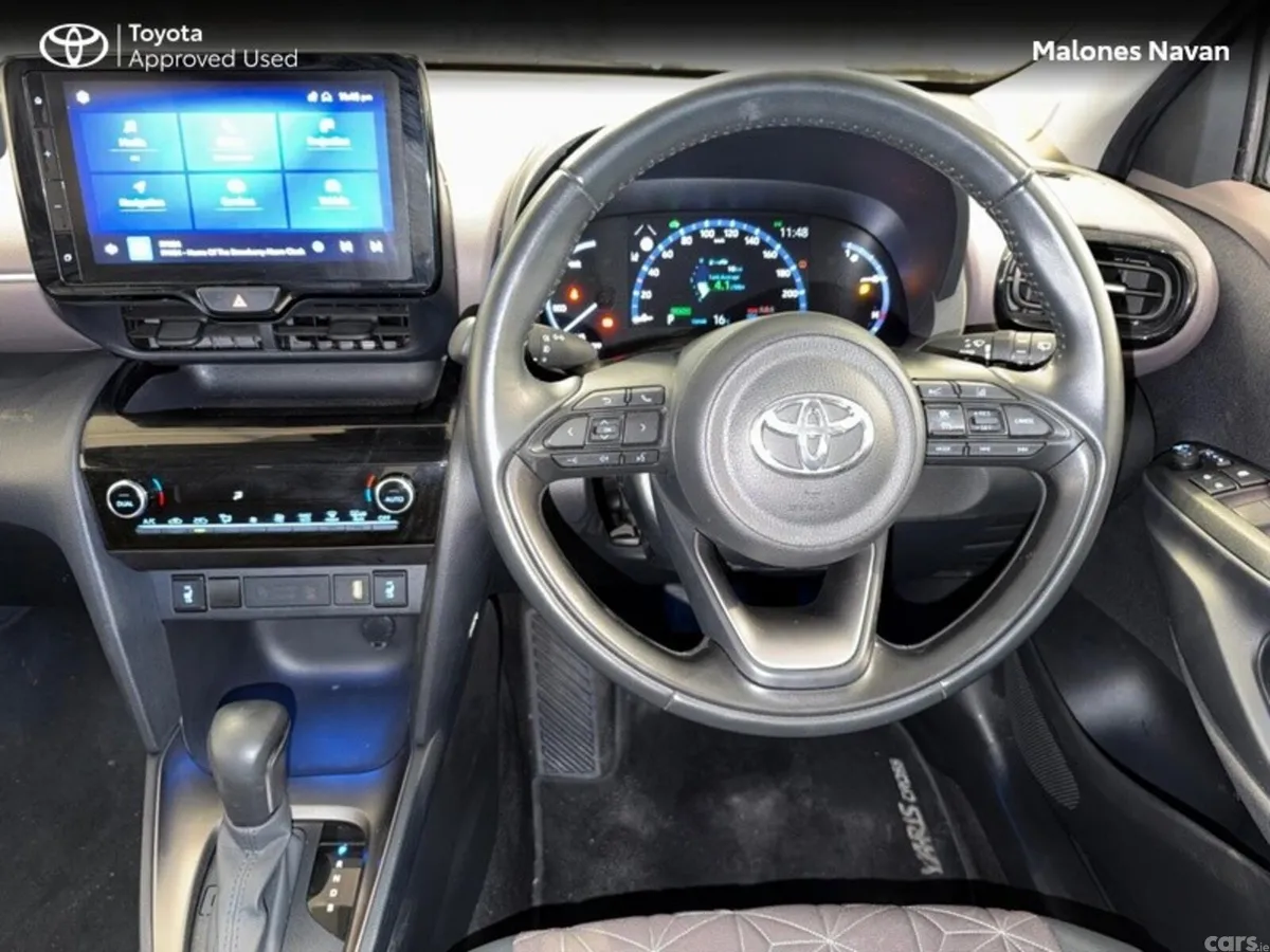 Toyota Yaris Cross Hatchback, Petrol Hybrid, 2024, White