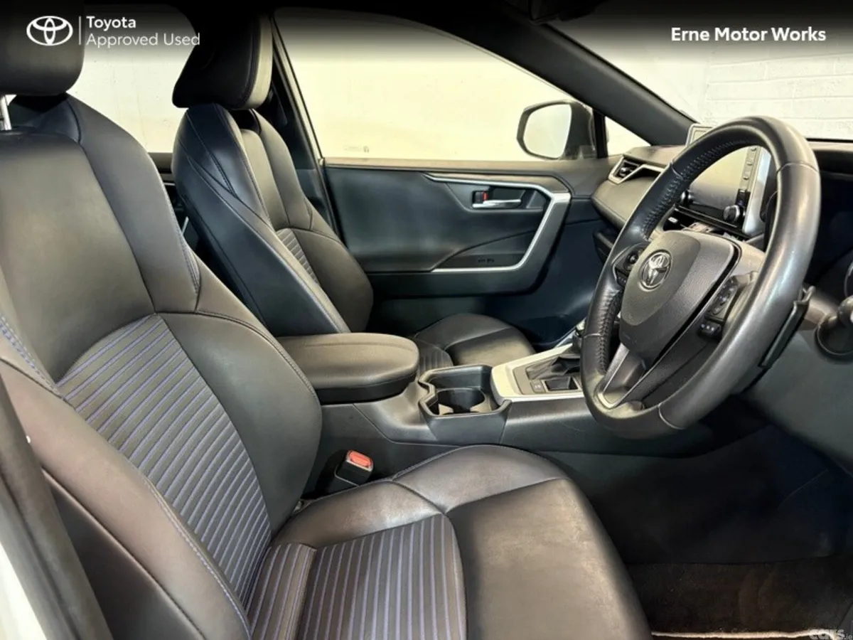 Toyota RAV4 SUV, Petrol Hybrid, 2022, White