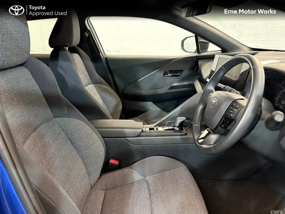 Toyota C-HR SUV, Petrol Hybrid, 2026, Blue