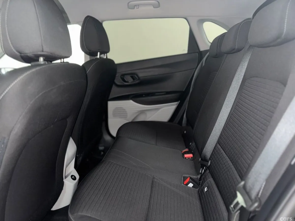 Hyundai i20 Hatchback, Petrol, 2021, Black