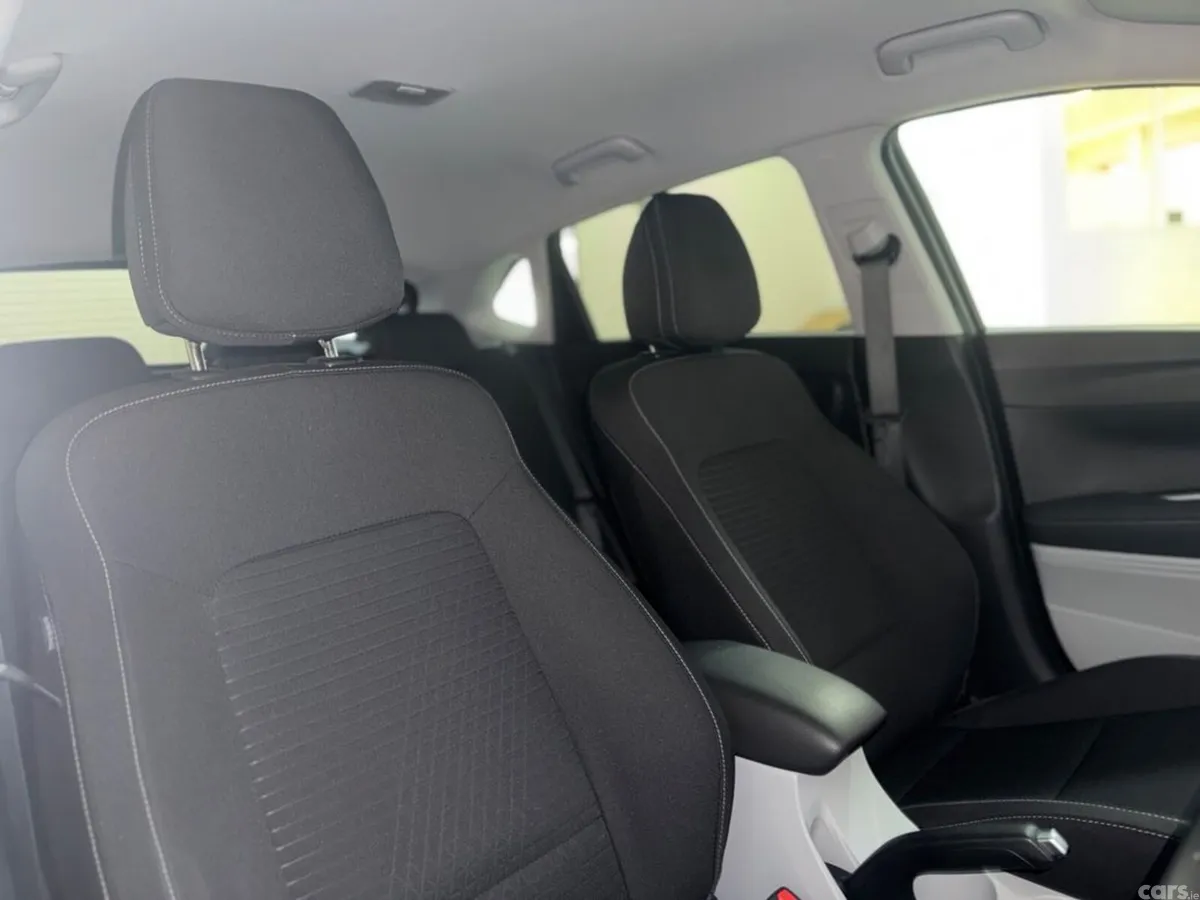 Hyundai i20 Hatchback, Petrol, 2021, Black