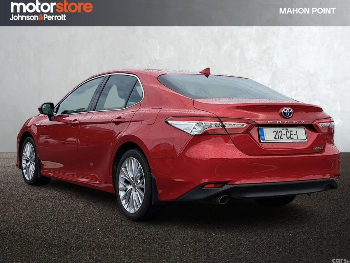 Toyota Camry Saloon, Petrol Hybrid, 2021, Red
