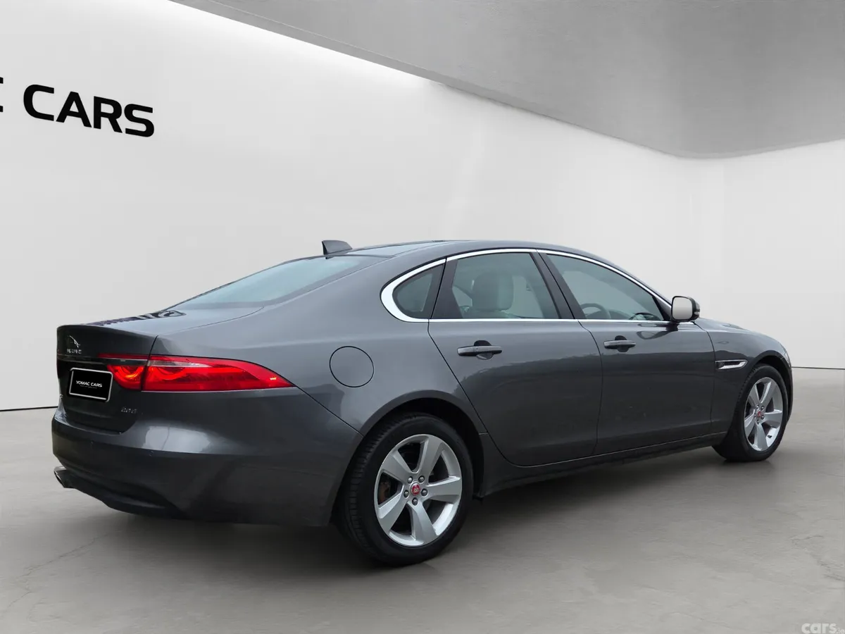 Jaguar XF Saloon, Diesel, 2017, Grey
