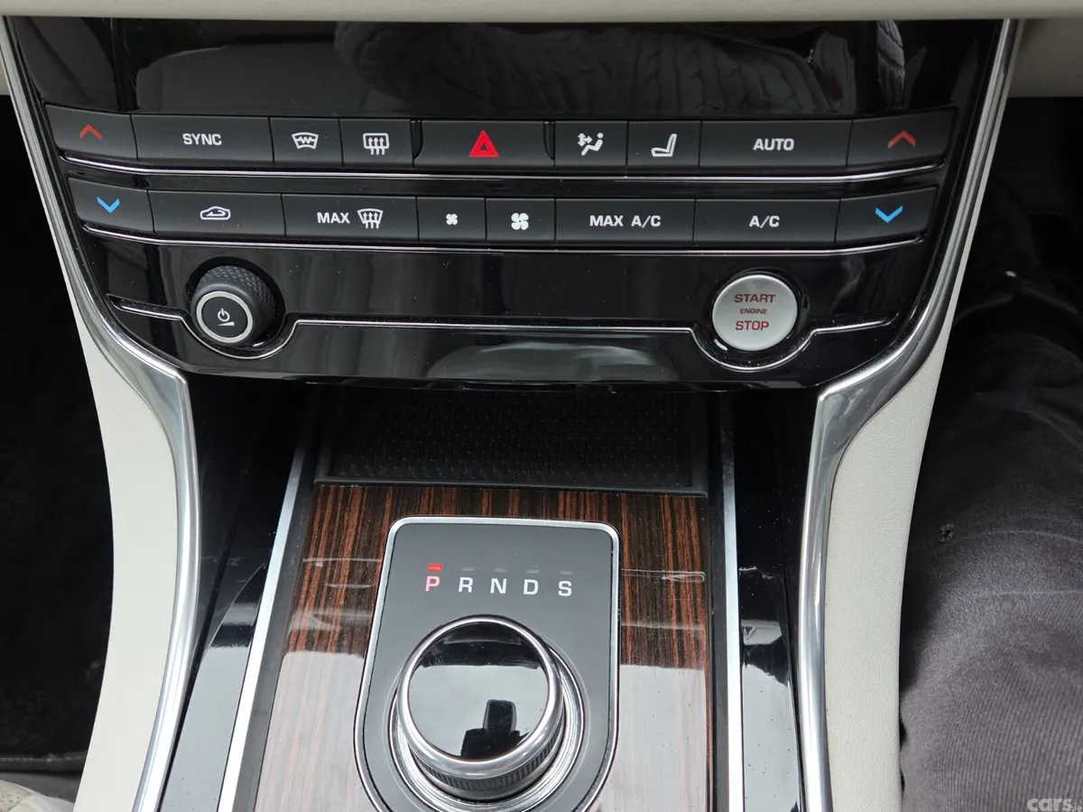 Jaguar XF Saloon, Diesel, 2017, Grey