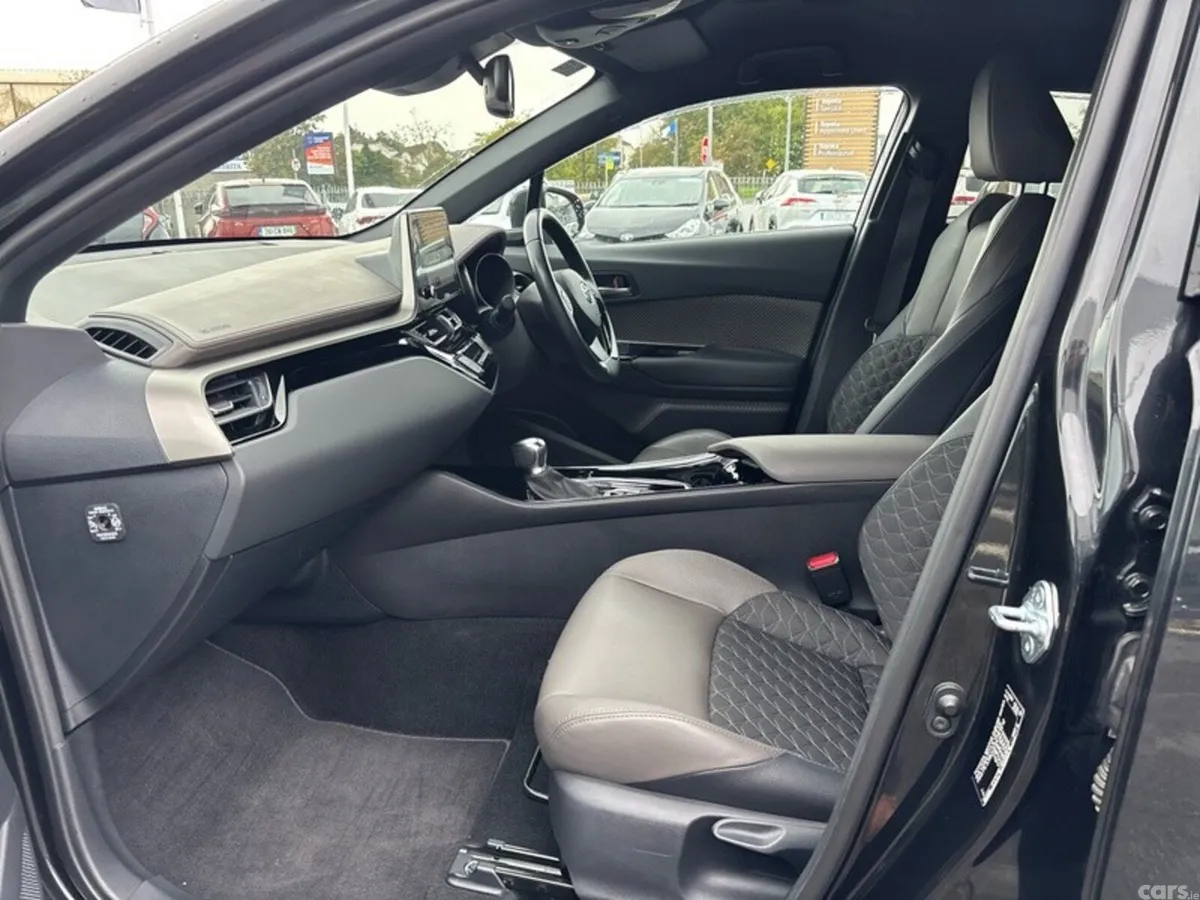 Toyota C-HR SUV, Petrol Hybrid, 2022, Black