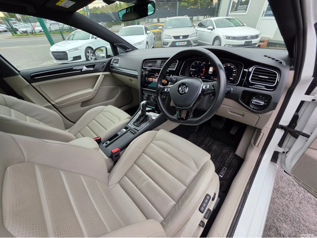 Volkswagen Golf Hatchback, Diesel, 2019, White