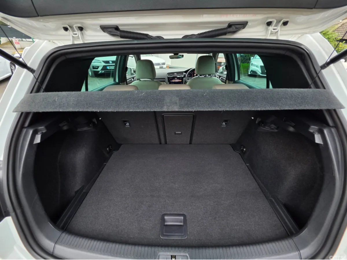 Volkswagen Golf Hatchback, Diesel, 2019, White