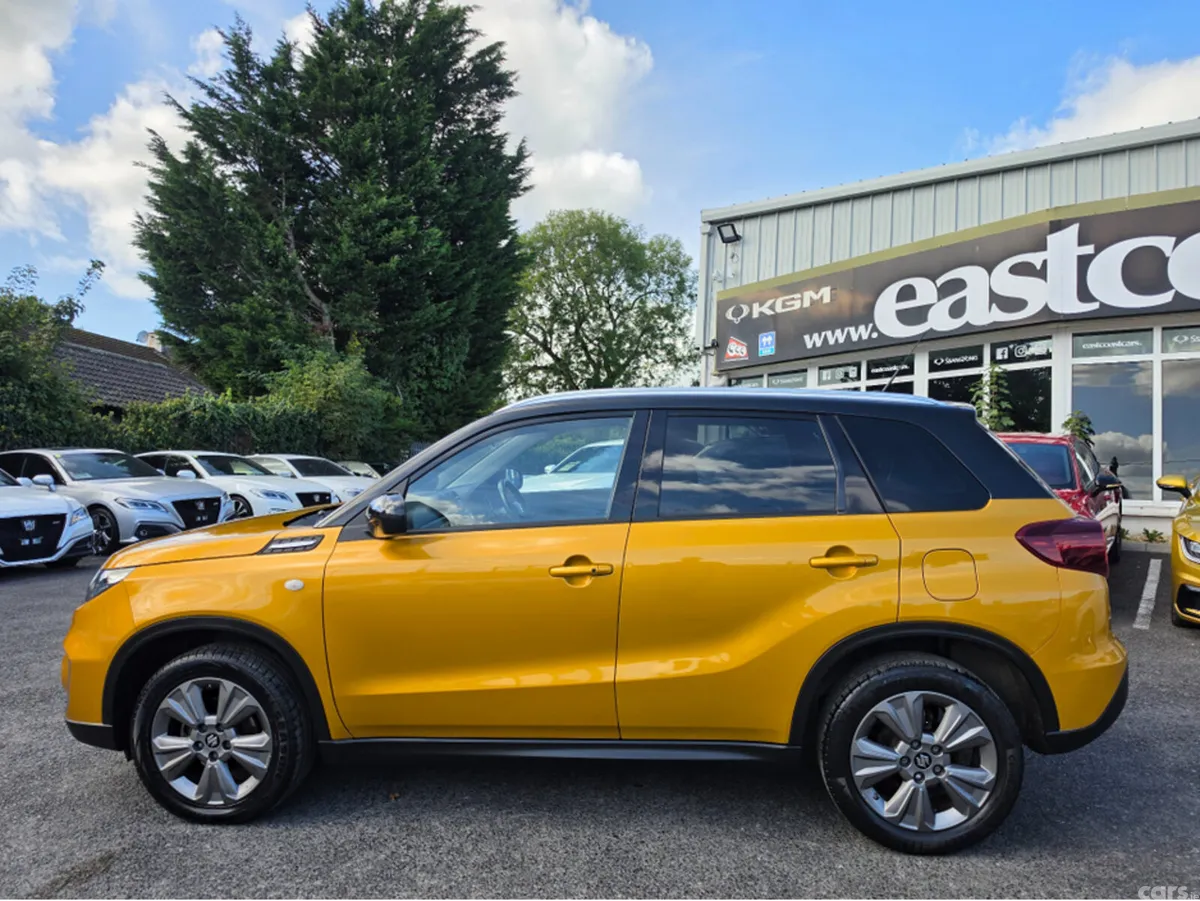 Suzuki Vitara SUV, Petrol, 2021, Gold