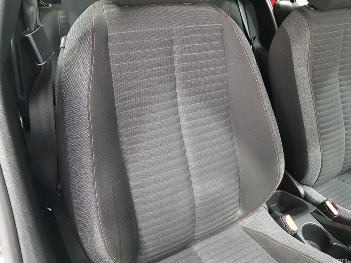 Peugeot 208 Hatchback, Petrol, 2021, Red