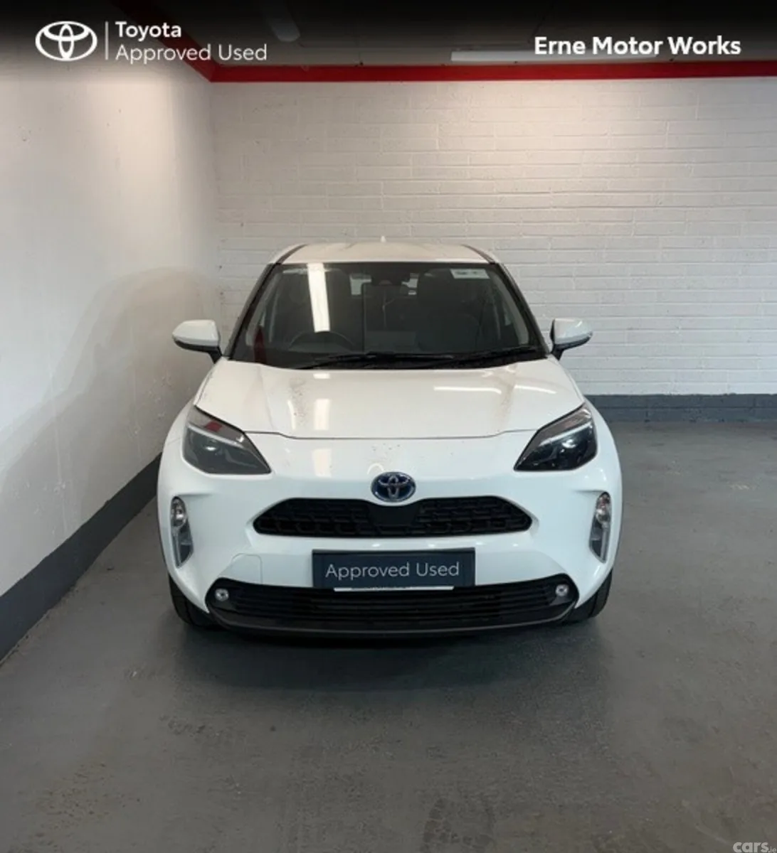 Toyota Yaris Cross Hatchback, Petrol Hybrid, 2022, White