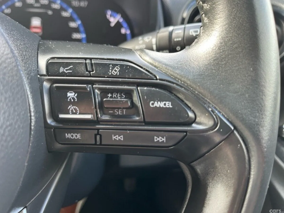 Toyota Yaris Cross Hatchback, Petrol Hybrid, 2024, Blue