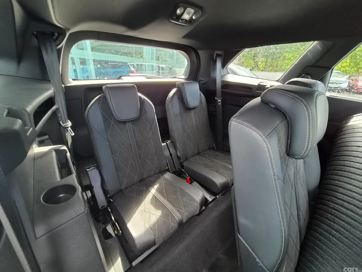 Peugeot 5008 MPV, Diesel, 2018, Blue