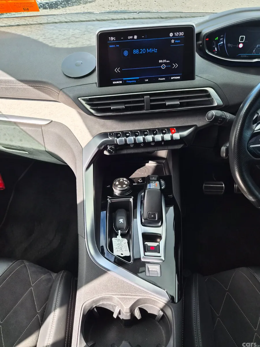 Peugeot 5008 MPV, Diesel, 2018, Blue
