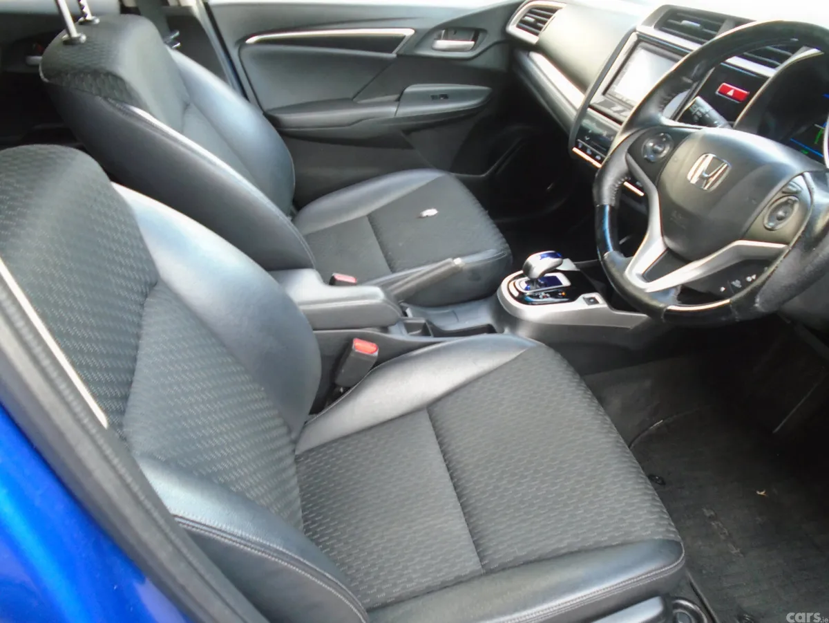 Honda Fit Hatchback, Petrol Hybrid, 2015, Blue