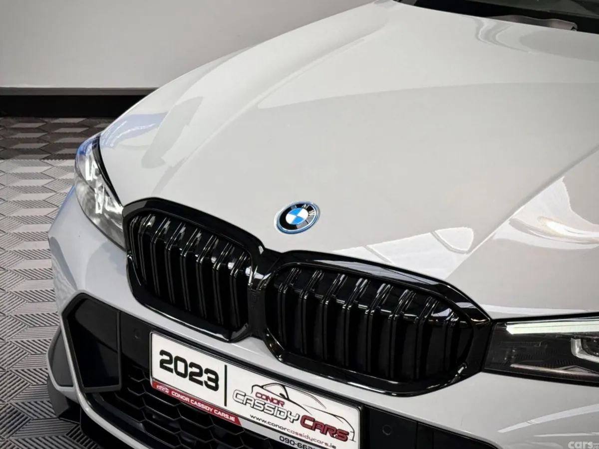 BMW 3-Series Saloon, Petrol Hybrid, 2023, Grey