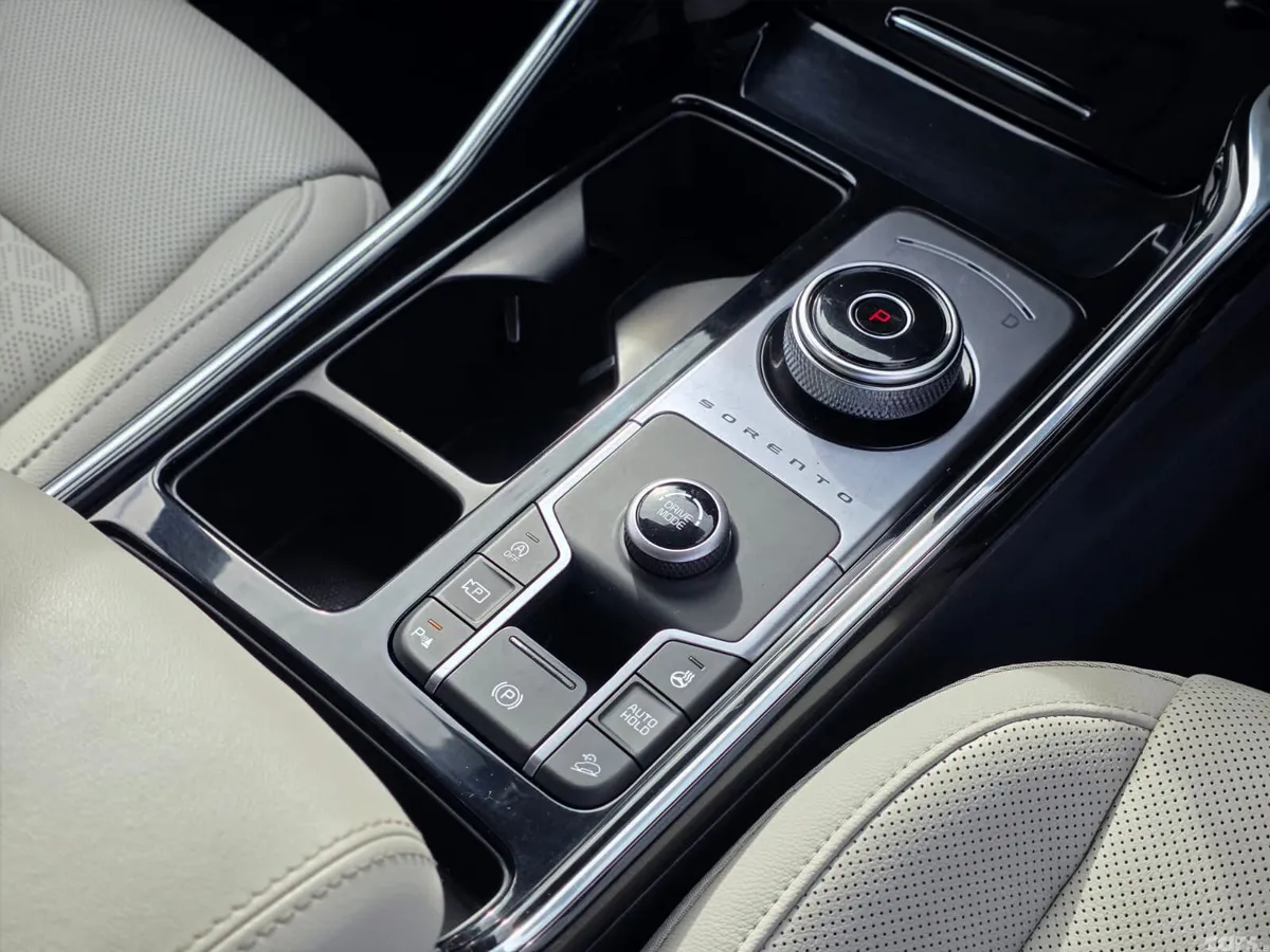 Kia Sorento SUV, Diesel, 2023, White