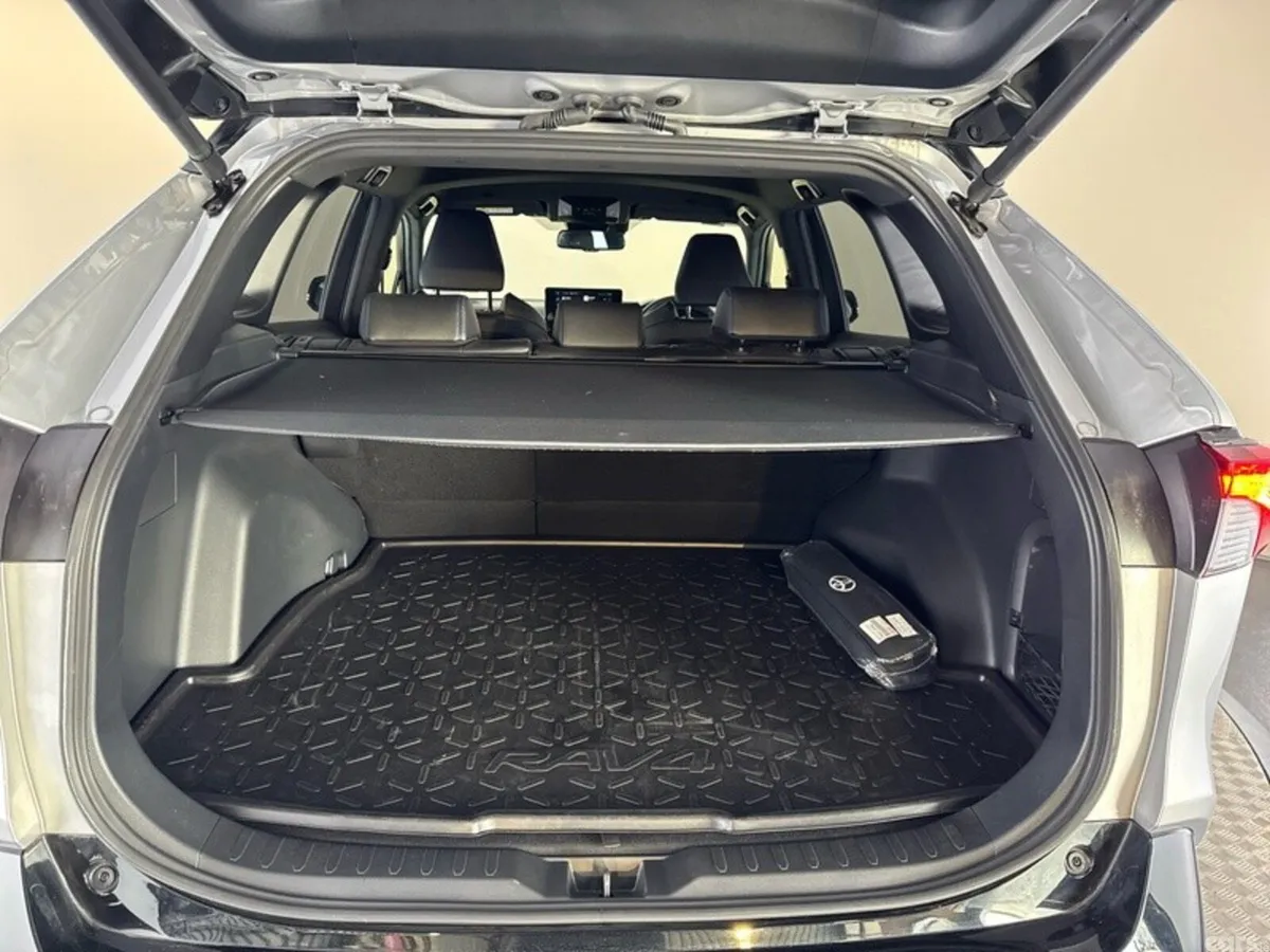 Toyota RAV4 SUV, Petrol Hybrid, 2024, Silver