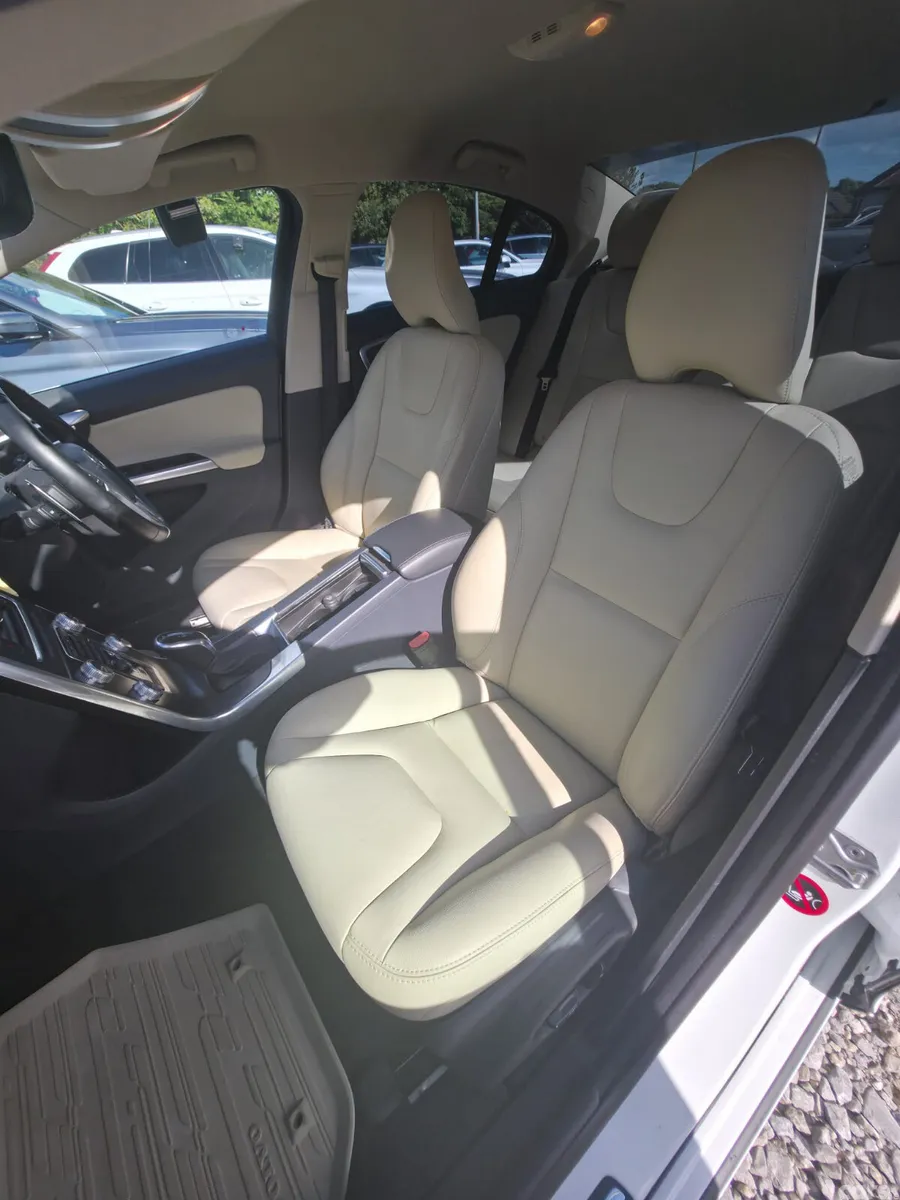 Volvo S60 Saloon, Diesel, 2016, White