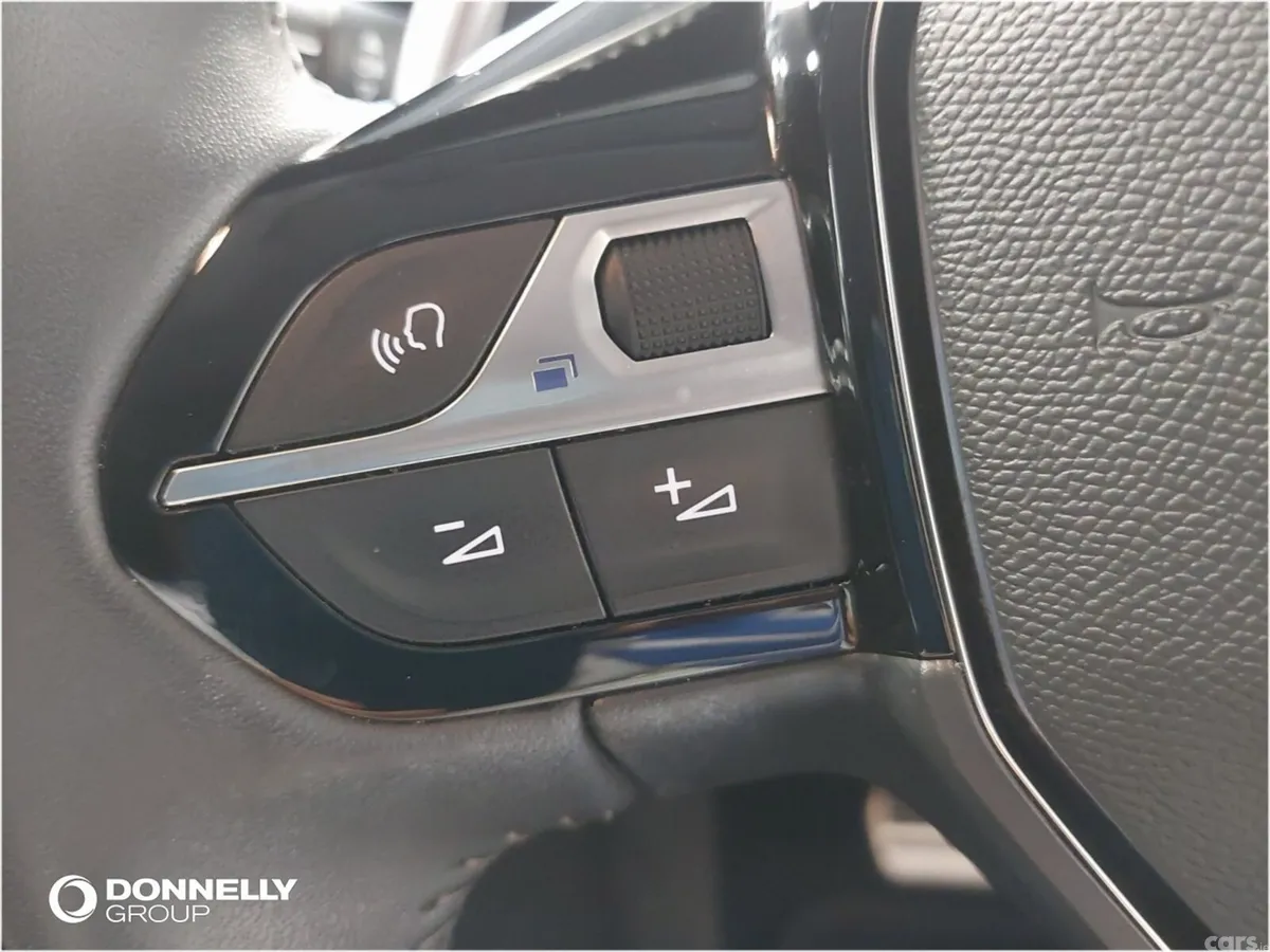 Peugeot 208 Hatchback, Petrol, 2023, Blue