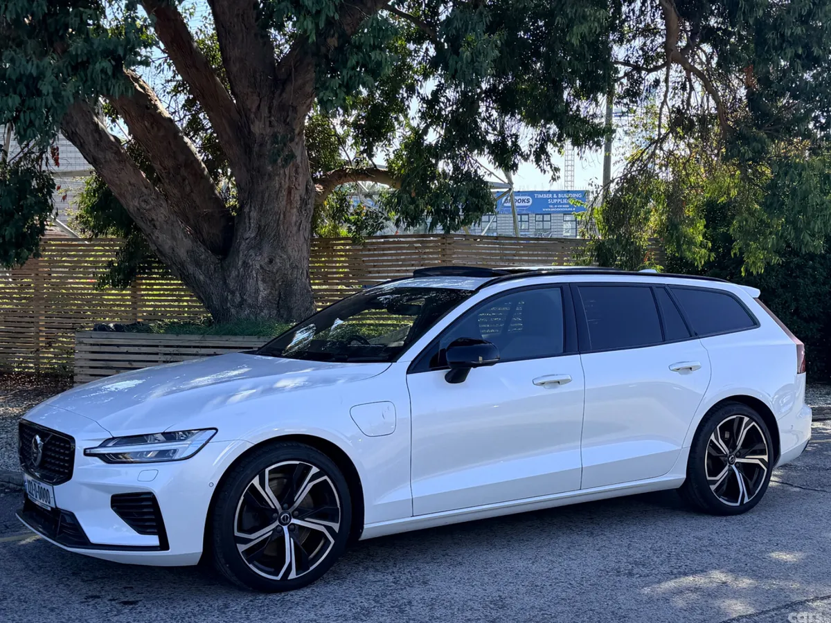 Volvo V60 Estate, Petrol Plug-in Hybrid, 2022, White