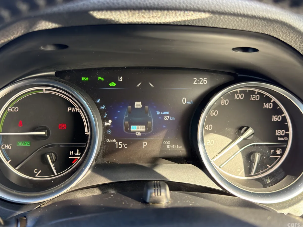 Toyota Camry Saloon, Petrol Hybrid, 2019, Silver