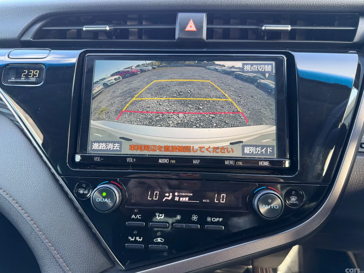 Toyota Camry Saloon, Petrol Hybrid, 2019, Silver