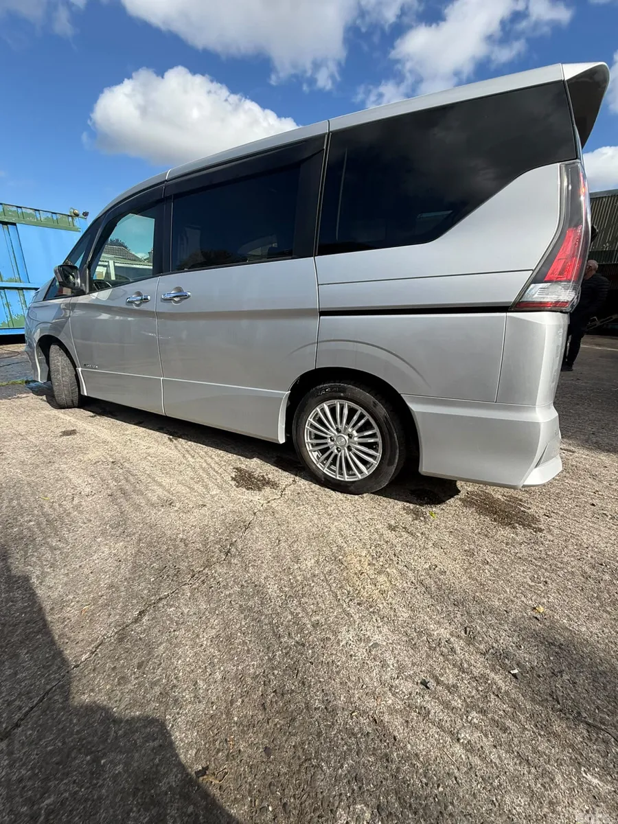 Nissan Serena MPV, Petrol Hybrid, 2017, Silver