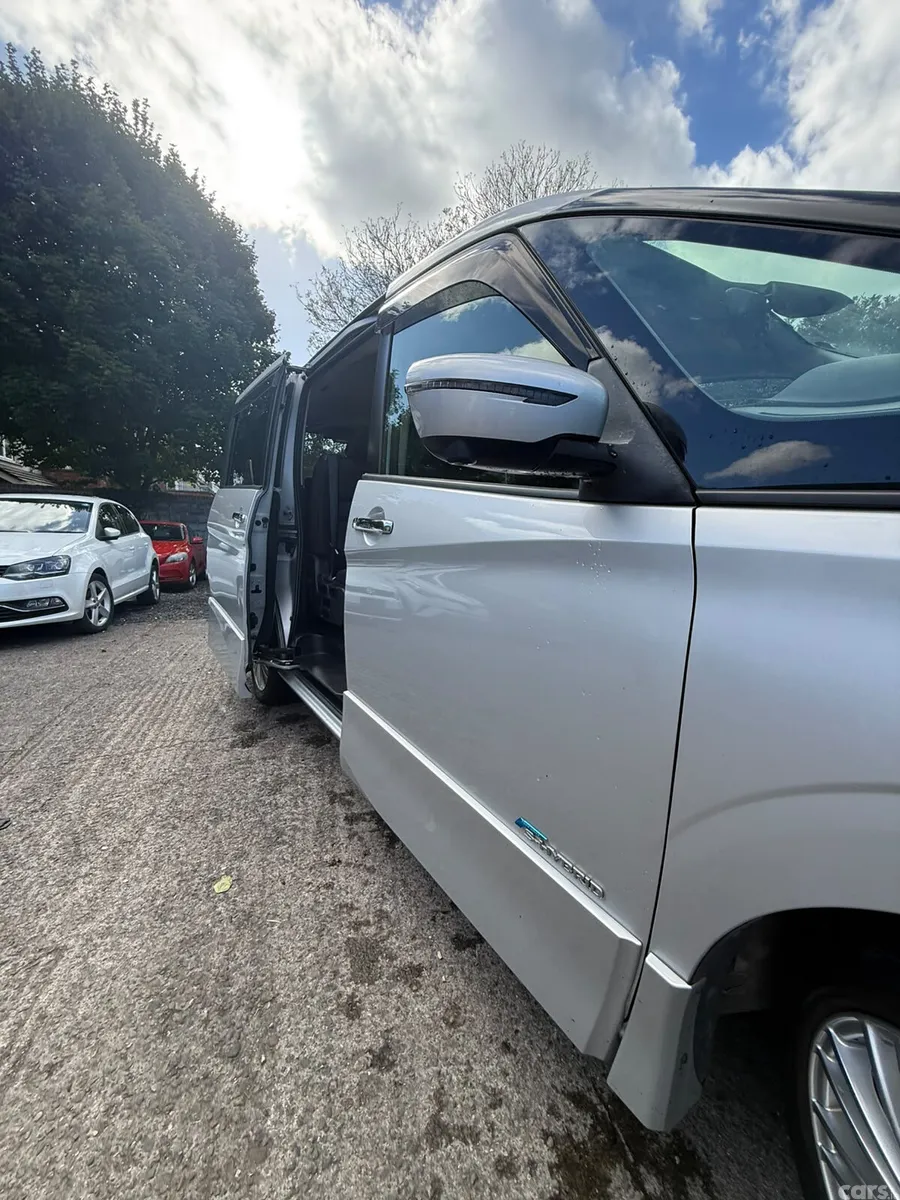 Nissan Serena MPV, Petrol Hybrid, 2017, Silver