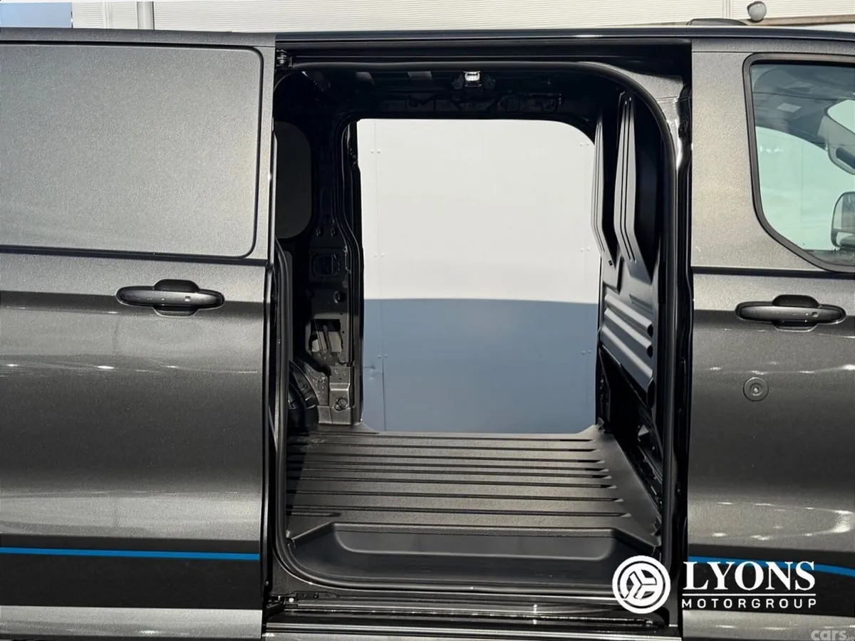 Ford Tourneo Custom Estate, Diesel, 2026, Black