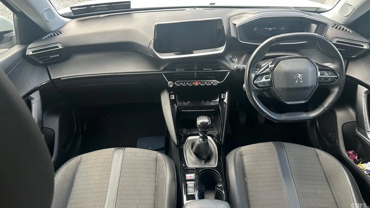 Peugeot 2008 MPV, Petrol, 2021, White