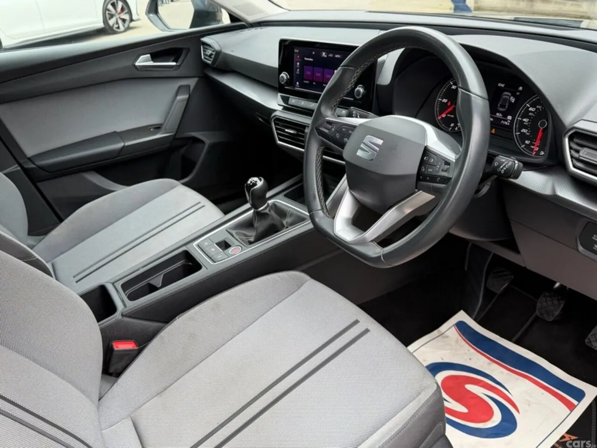 SEAT Leon Hatchback, Diesel, 2023, Grey