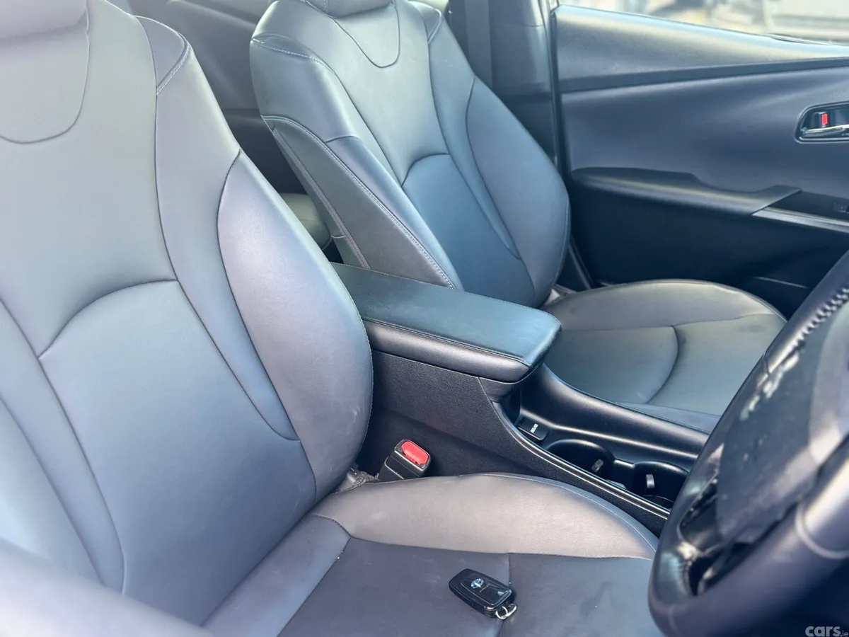 Toyota Prius Hatchback, Petrol Hybrid, 2020, Silver