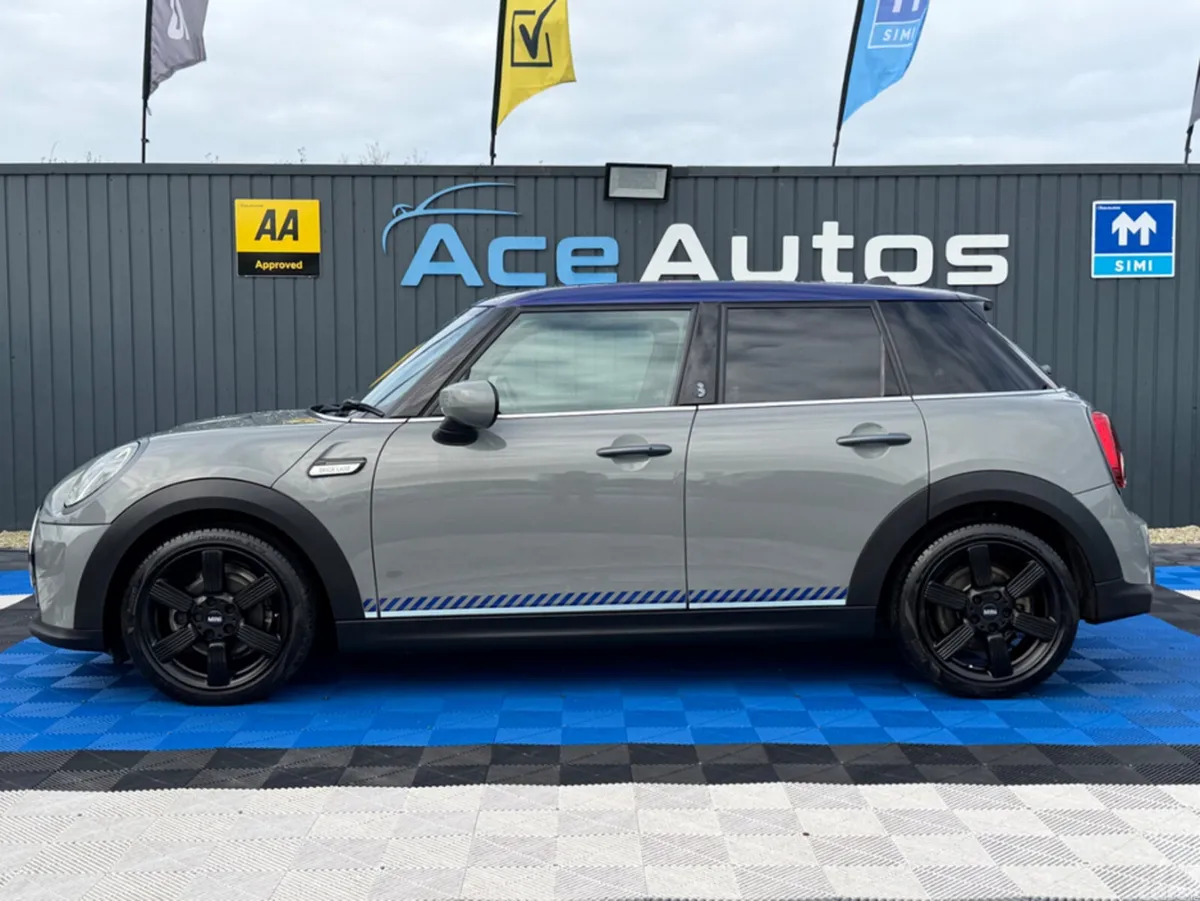 Mini Cooper Hatchback, Diesel, 2022, Grey
