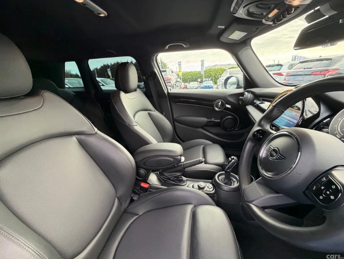 Mini Cooper Hatchback, Diesel, 2022, Grey