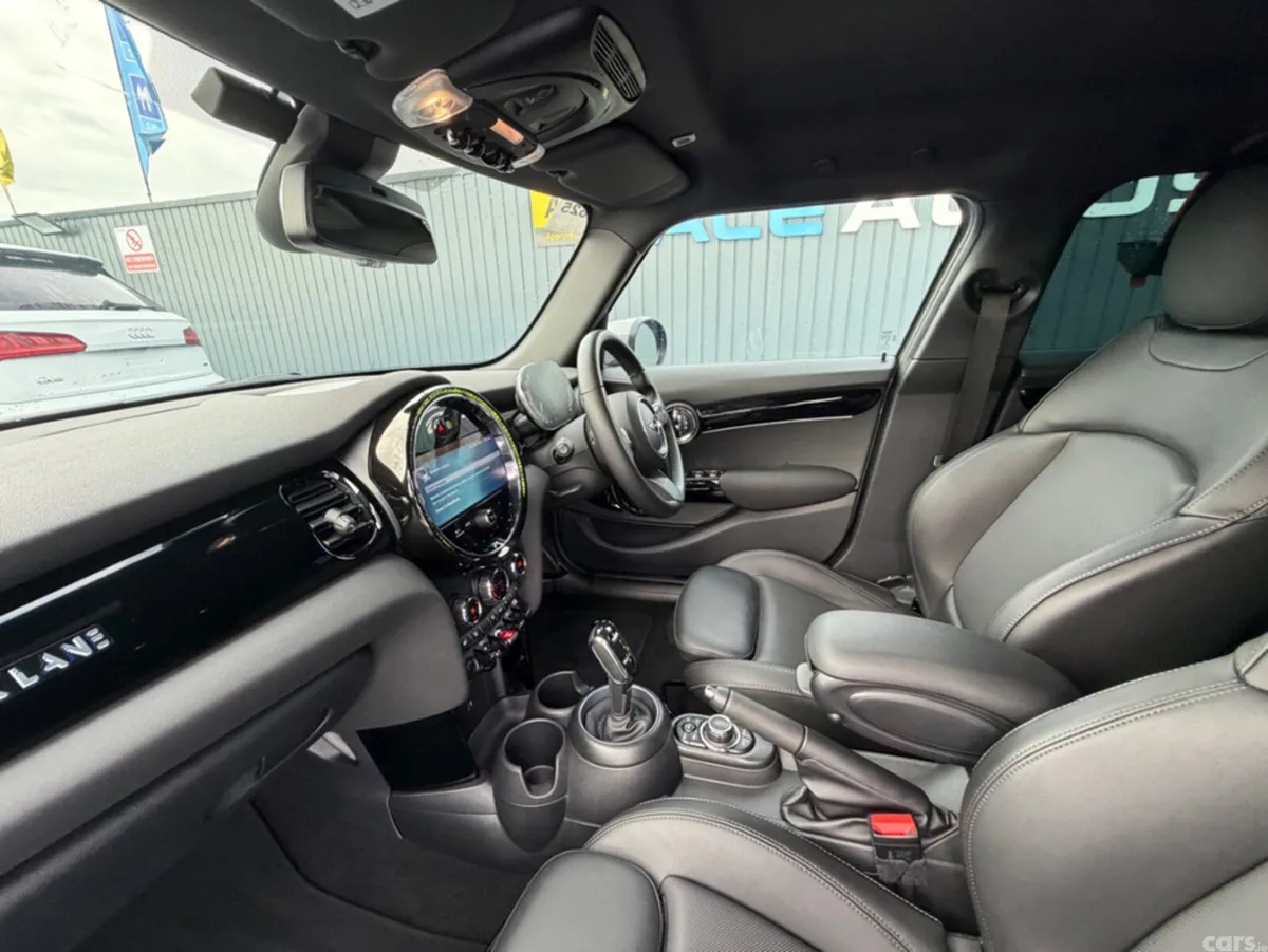 Mini Cooper Hatchback, Diesel, 2022, Grey