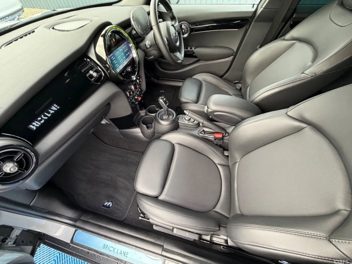 Mini Cooper Hatchback, Diesel, 2022, Grey