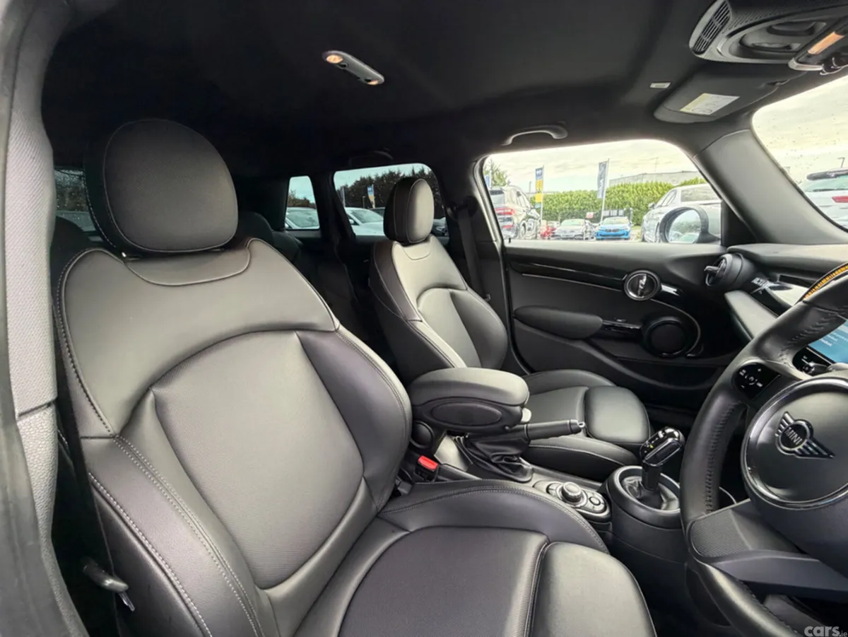 Mini Cooper Hatchback, Diesel, 2022, Grey